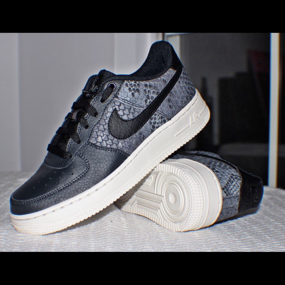 New Nike Air Force 1 LV8